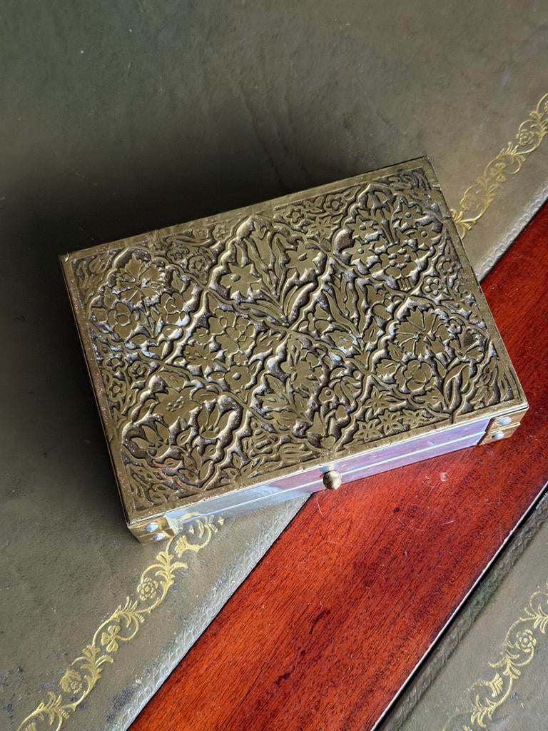 Vintage messing gedecoreerd sieraden kistje, Verzenden