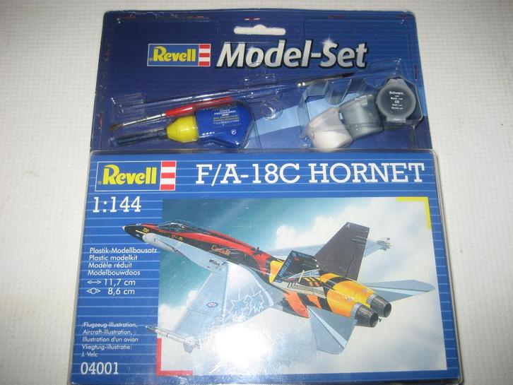 Revell bouwdoos F/A-18C Hornet gevechts vliegtuig, Hobby en Vrije tijd, Modelbouw | Vliegtuigen en Helikopters, Nieuw, 1:72 tot 1:144