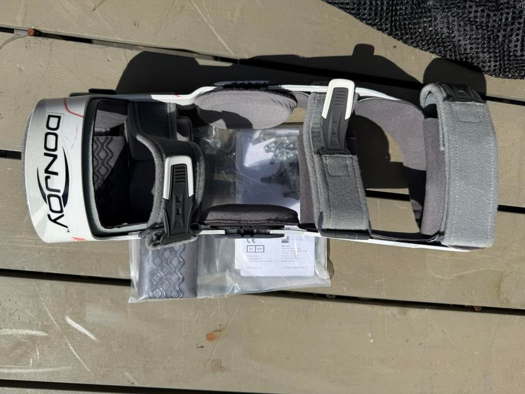 Donjoy Renegade knie brace, Dieren en Toebehoren, Ophalen of Verzenden, Zo goed als nieuw