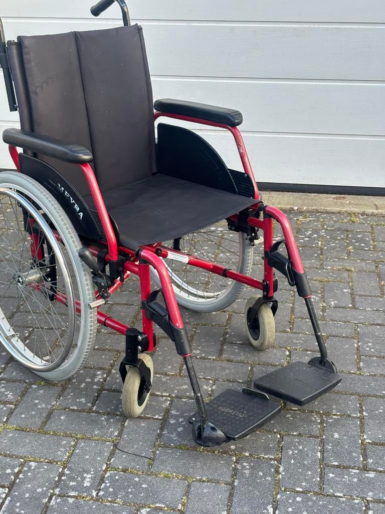 Rode inklapbare Rolstoel van Meyra nu €75,00, Gebruikt, Meer info ☎️0️⃣6️⃣➖2️⃣0️⃣9️⃣0️⃣1️⃣0️⃣4️⃣0️⃣, Nederland, Inklapbaar