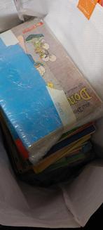 Tas vol oude Donald Duck tijdschriften (1968-1971), Ophalen of Verzenden