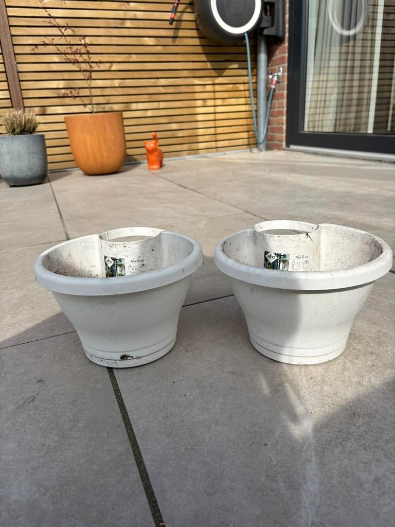 Bloempot voor aan de regenpijp 2 stuks, Tuin en Terras, Ophalen, Kunststof, Gebruikt, Rond