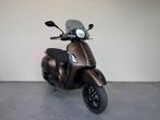 Vespa GTS 300 SuperSport Opaco Marrakech Brown, 2023, Custom, Motoren, Motoren | Piaggio, Niet ingevuld, Scooter, 300 cc, Bedrijf