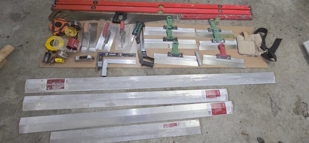 Gereedschap Stukadoorsgereedschap en waterpassen, Doe-het-zelf en Verbouw, Gereedschap | Handgereedschap, Ophalen, Gebruikt