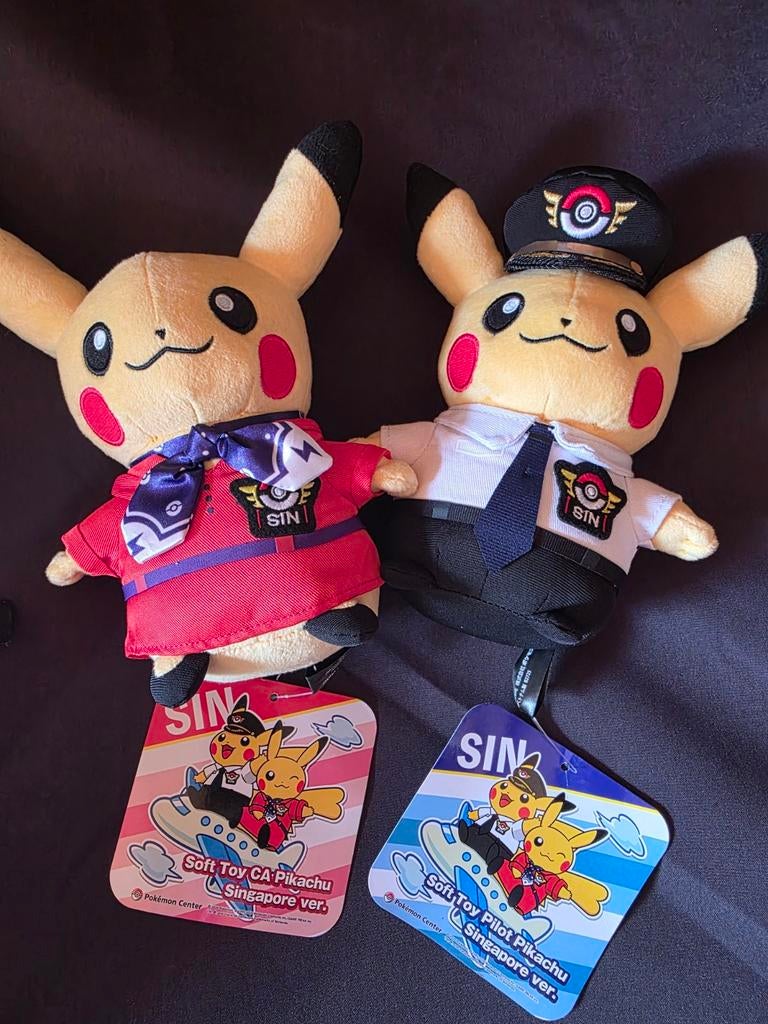 Pikachu Piloot & Stewardess Knuffels - Singapore Versie, Overige typen, Nieuw, Ophalen of Verzenden, Met label