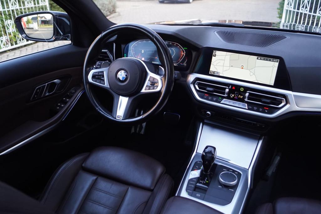 BMW 3-serie Touring 318i High Executive Edition M Sport Auto, Automaat, 1998 cc, Achterwielaandrijving, Gebruikt
