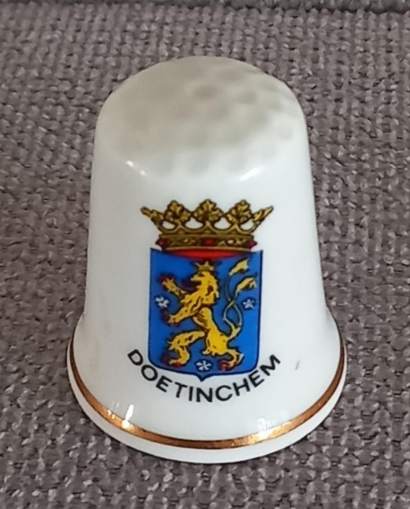 Vingerhoedje Doetinchem, Verzamelen, Vingerhoedjes, Ophalen of Verzenden, Zo goed als nieuw, Porselein, Nederland