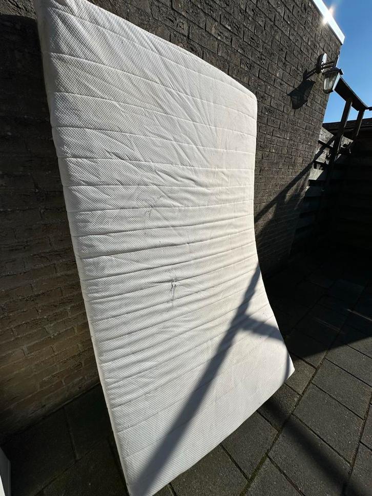 Gratis af te halen: beschadigd (caravan) matras, Caravans en Kamperen, Caravan accessoires, Gebruikt, Ophalen