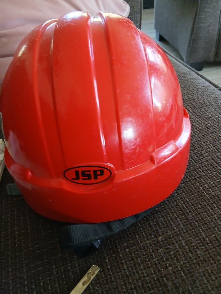 Rode JSP Veiligheidshelm - Gebruikt, Ophalen of Verzenden