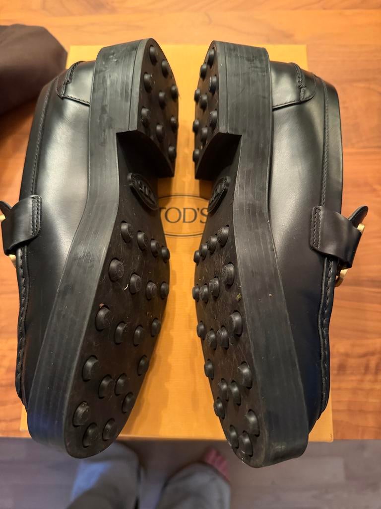 Tods schoenen maat 37 - Zo goed als nieuw, Kleding | Dames, Schoenen, Ophalen of Verzenden, Zo goed als nieuw, Zwart, Instappers