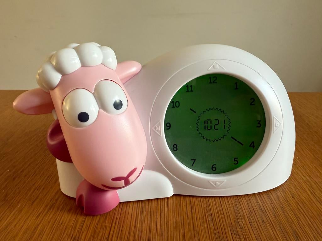 Zazu Sam het Schaap - Slaapwekker / slaaptrainer - roze, Witgoed en Apparatuur, Wekkers, Ophalen of Verzenden, Zo goed als nieuw