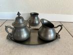 tinnen roomstel + dienblad melkkan suikerpot lepelvaasje, Ophalen of Verzenden