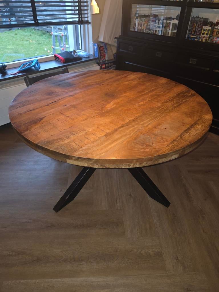 Robuuste ronde eettafel van mangohout (140cm), Huis en Inrichting, Tafels | Eettafels, Gebruikt, Rond, Vier personen, Industrieel, Modern, Robuust