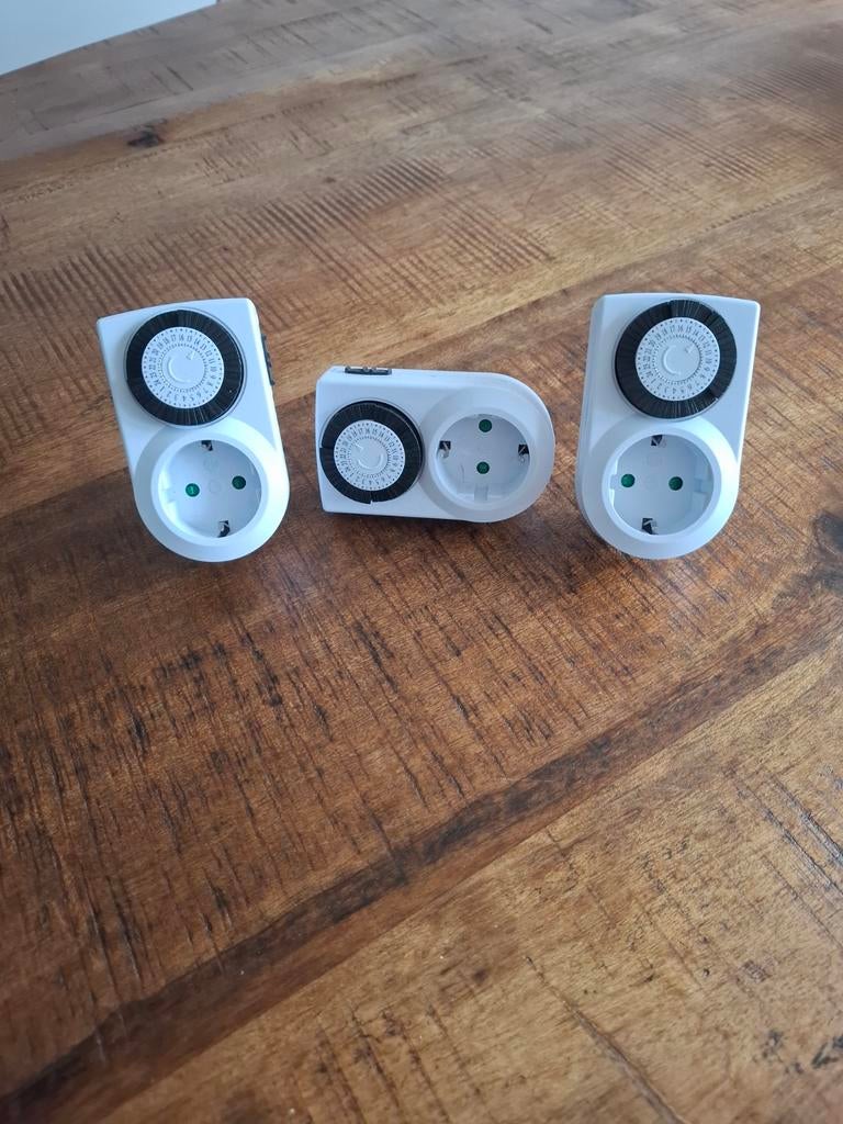 3 tijdschakelaars, Ophalen of Verzenden, Zo goed als nieuw, Schakelaar