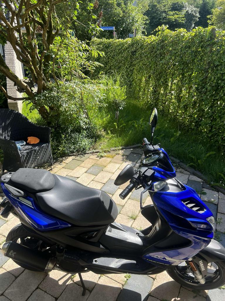 Nette Yamaha Aerox 4t uit 2018, Ophalen, Aerox, Maximaal 45 km/u, Zo goed als nieuw