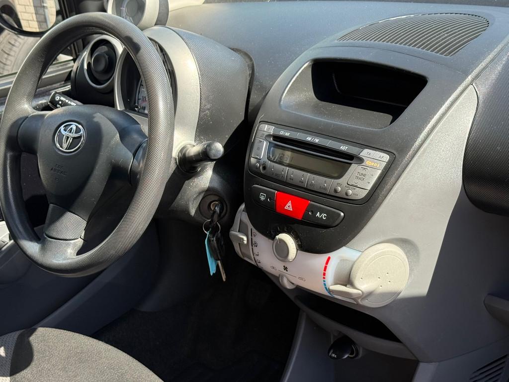 Toyota Aygo Gereserveerd!, Voorwielaandrijving, Stof, Gebruikt, Elektrische ramen