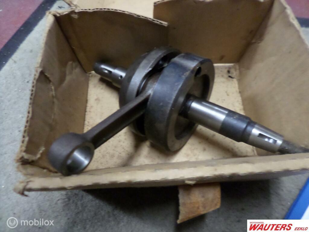 Krukas  Suzuki ts50  12200-06100, Motoren, Onderdelen | Suzuki, SUZUKI, Nieuw, Ophalen of Verzenden