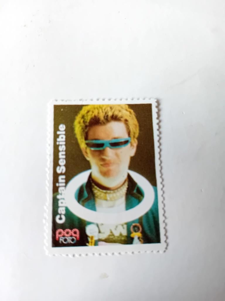 Captain Sensible sluitzegel Pop foto 4x3cm, Verzamelen, Ophalen of Verzenden, Zo goed als nieuw, Foto of Kaart