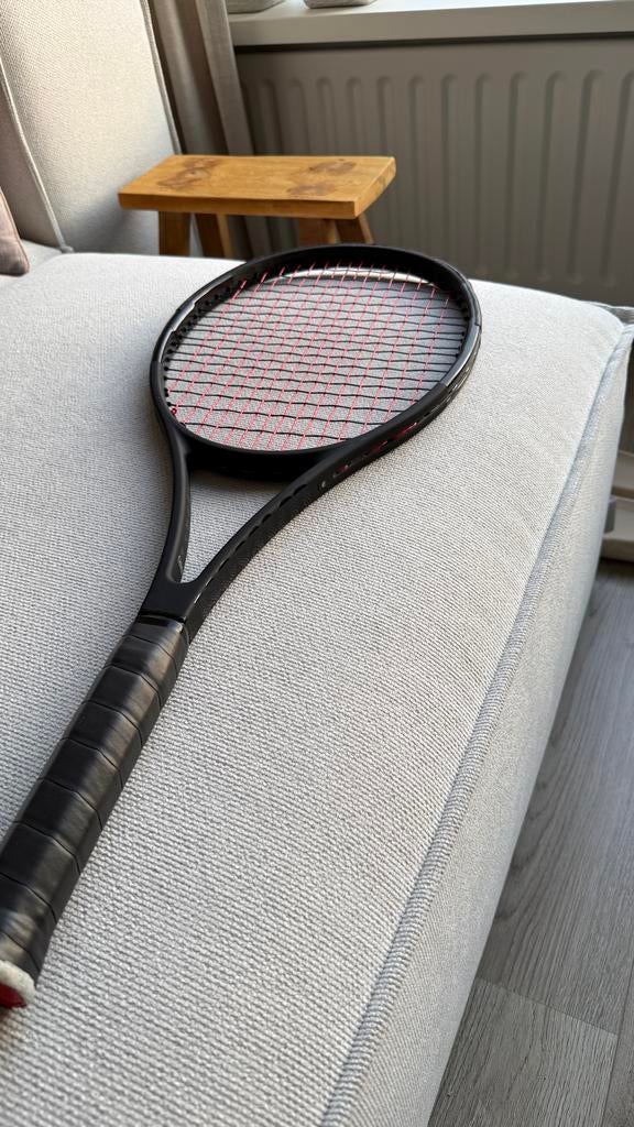 Wilson Pro Staff 97 v11.0 tennisracket, gripmaat 4, Sport en Fitness, Tennis, Ophalen, L4, Zo goed als nieuw, Wilson