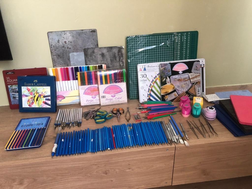 Pergamano set – 50 embossing pennen + veel extra’s, Ophalen of Verzenden, Zo goed als nieuw, Overige thema's, Overige typen