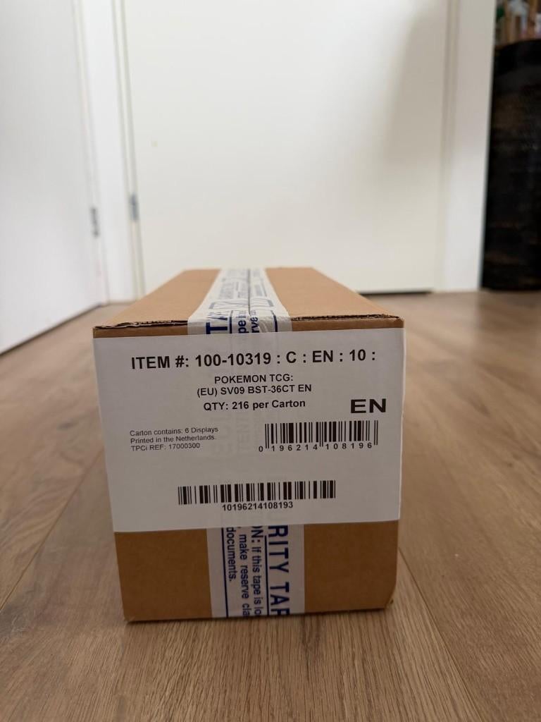 Journey Together Boosterbox Case - Pokémon TCG, Ophalen of Verzenden, Nieuw, Boosterbox, Foil