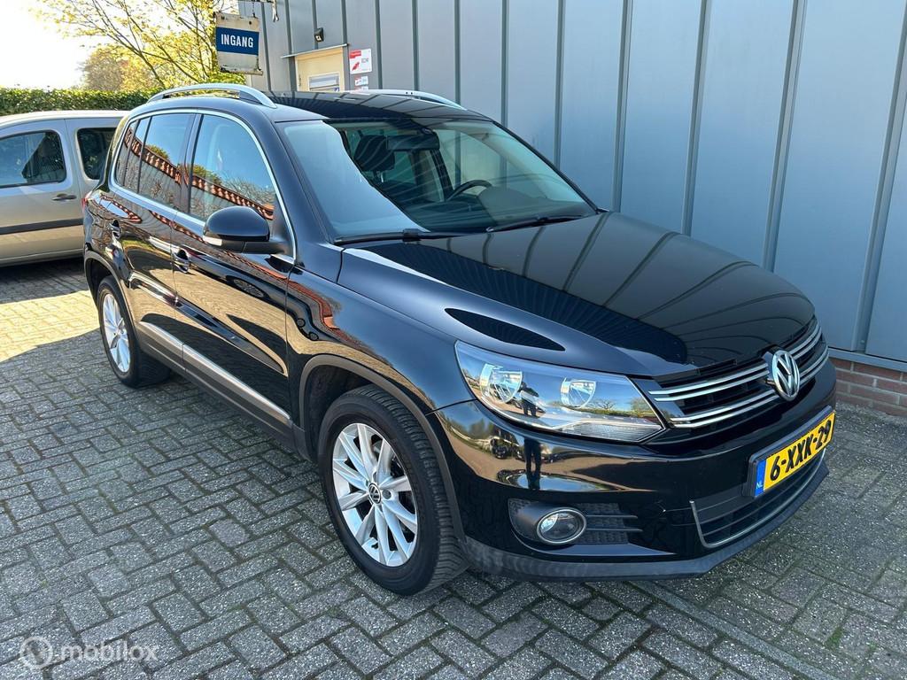 Volkswagen Tiguan 2.0 TDI Sport&Style, Voorwielaandrijving, Euro 5, Zwart, 4 cilinders