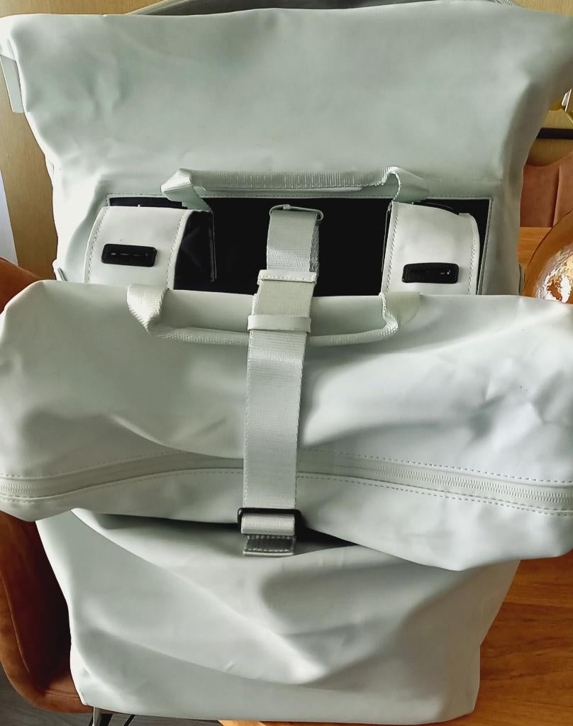 Dubbele fietstas Basil Soho met strip ledverlichting, Fietsen en Brommers, Fietsaccessoires | Fietstassen, Ophalen of Verzenden