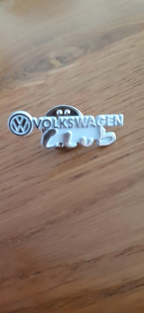 Volkswagen club pin, Ophalen of Verzenden, Zo goed als nieuw, Merk, Speldje of Pin