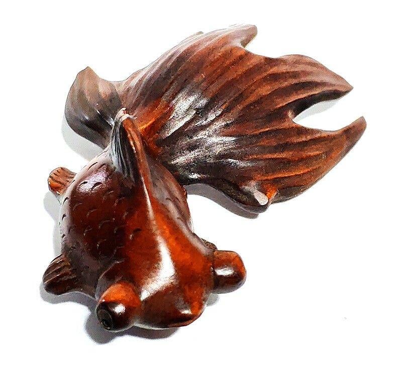 Houten Netsuke van een sluierstaart Goudvis, Ophalen of Verzenden