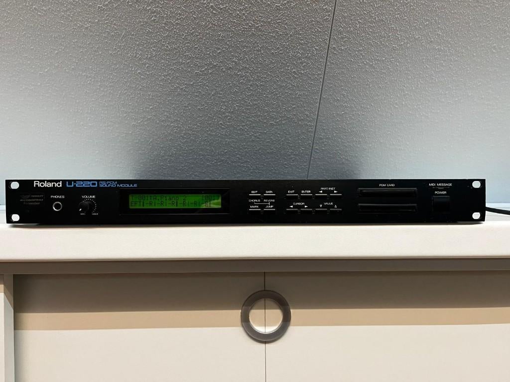 Roland U-220 + geluidsmodule, Ophalen of Verzenden, Gebruikt, Roland
