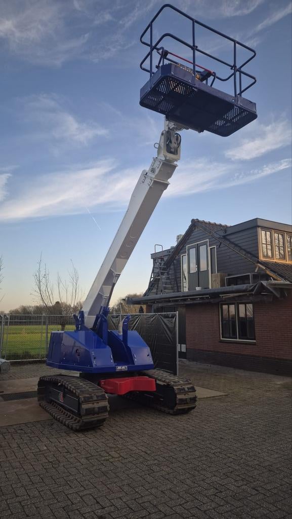 Aichi hoogwerker in bedrijfskleuren spuiten, Ophalen