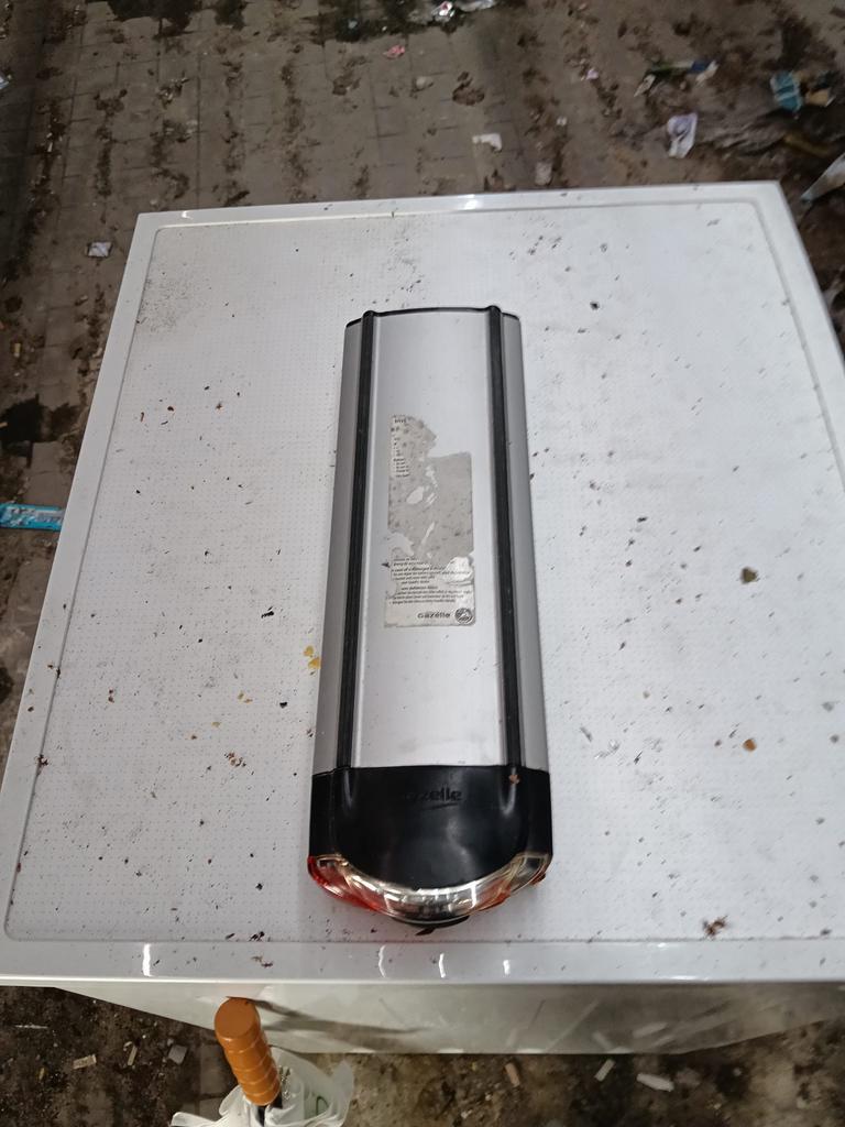 ( Accu ) Gazelle fietsaccu met achterlicht, Ophalen of Verzenden, Gebruikt