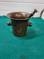 -	Vijzel met stamper brons antiek, Verzamelen, Ophalen of Verzenden