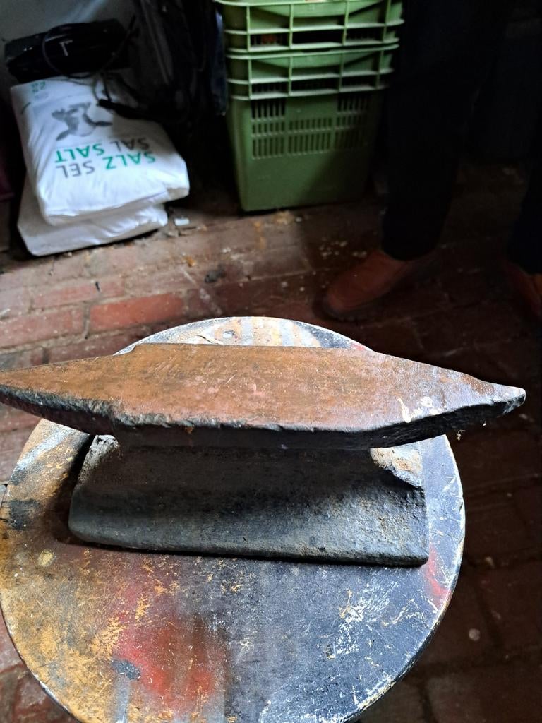 Ijzer voor smeden, Ophalen