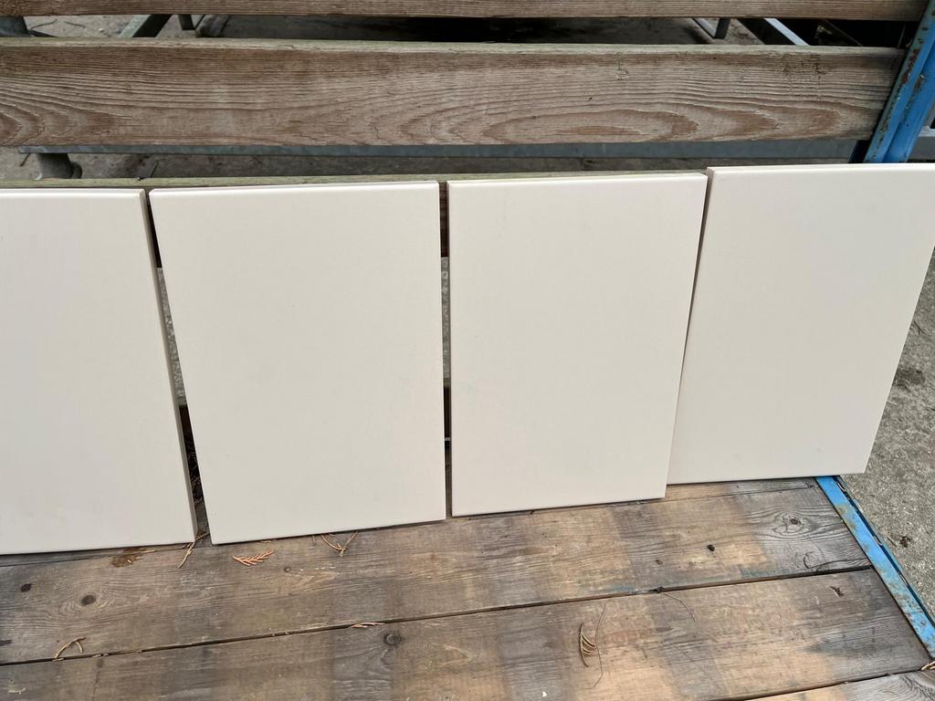 Vensterbank tegels creme, Ophalen, Overige materialen, 100 tot 150 cm, Vensterbanken