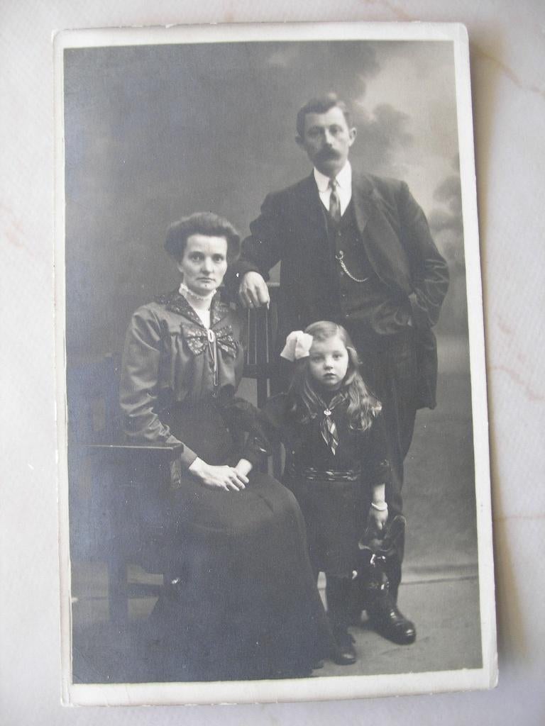 Foto Bernard Jacobs Daguerre man, vrouw en meisje, Verzamelen, Foto's en Prenten, Foto, Ophalen of Verzenden, Zo goed als nieuw