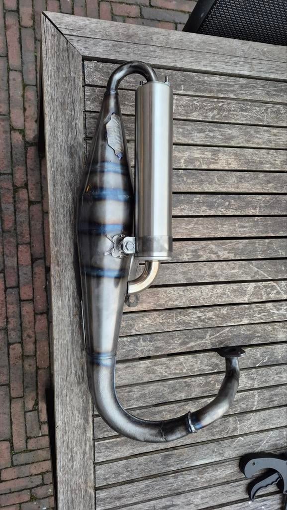 Yasuni uitlaat peugeot verticaal, Fietsen en Brommers, Brommeronderdelen | Scooters, Ophalen of Verzenden, Zo goed als nieuw, Uitlaat