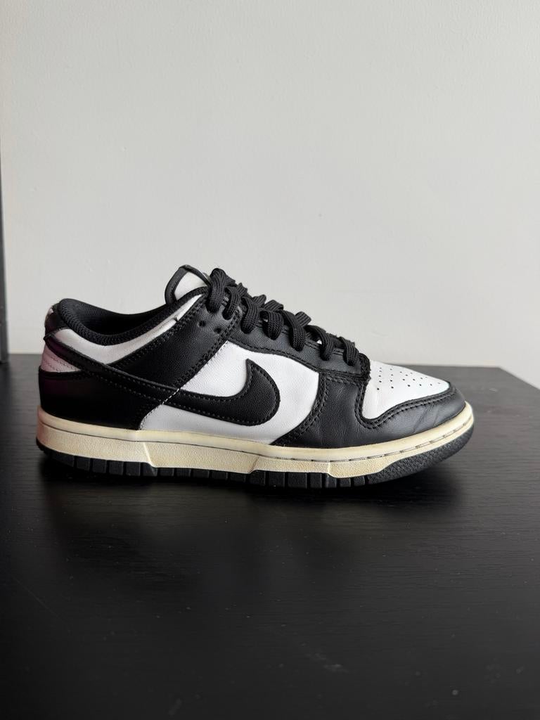 Nike Dunk Low "Panda" - Maat 38, Kleding | Dames, Schoenen, Ophalen of Verzenden, Gedragen, Zwart, Sneakers of Gympen