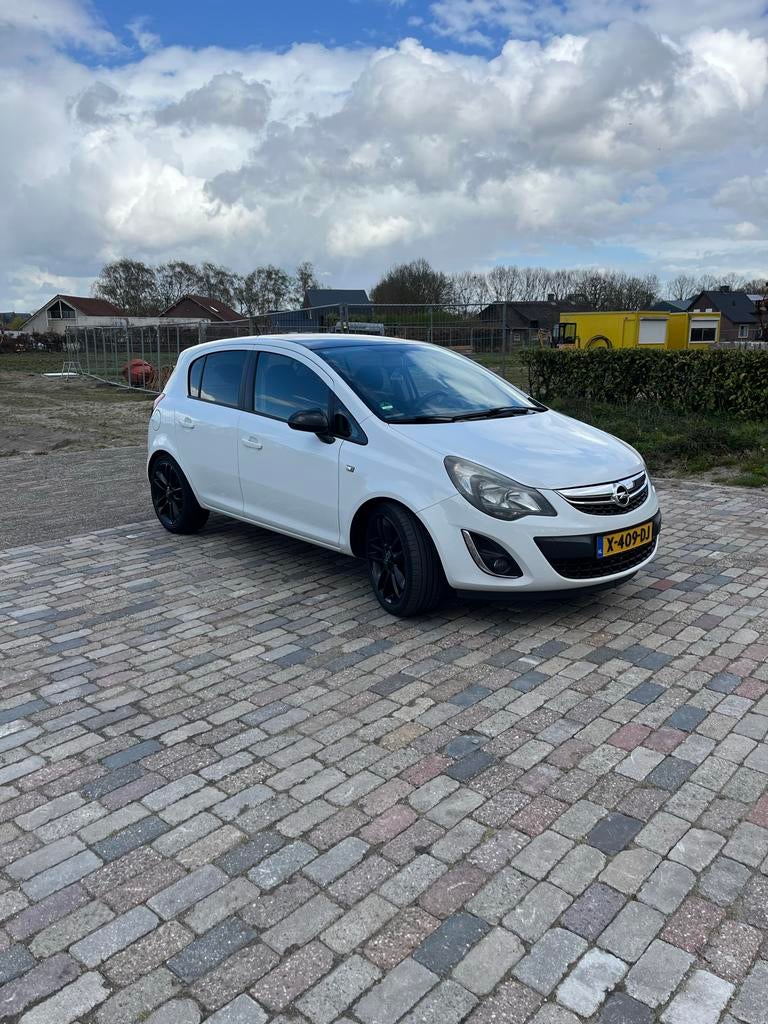 Opel Corsa 1.4 Ecotec 64KW 5D 2014 Wit, Voorwielaandrijving, 1063 kg, 1398 cc, 4 cilinders