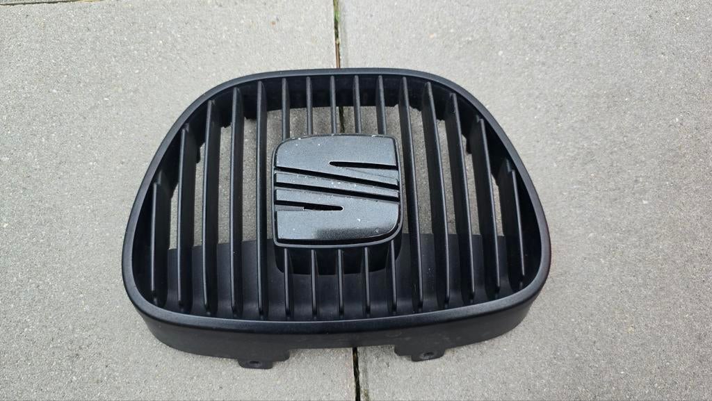 Seat ibiza 6l grill, Gebruikt, Voor, Ophalen of Verzenden, Bumper