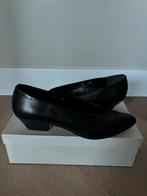 Vintage Cinderella pumps, zwart leer, maat 40, lage hak, Ophalen of Verzenden, Gedragen, Zwart, Pumps