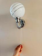 Vintage wandlamp chroom met bolglas en trekkoord, Antiek en Kunst, Ophalen of Verzenden