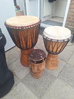 Djembe trommels, Ophalen