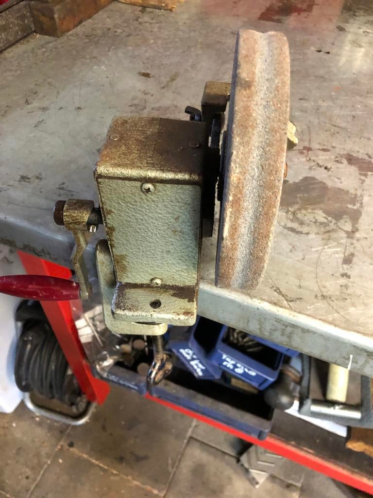 Nostalgische handslijper voor tafel of bankschroef, Doe-het-zelf en Verbouw, Gereedschap | Slijpmachines, Ophalen, Gebruikt, Minder dan 700 watt