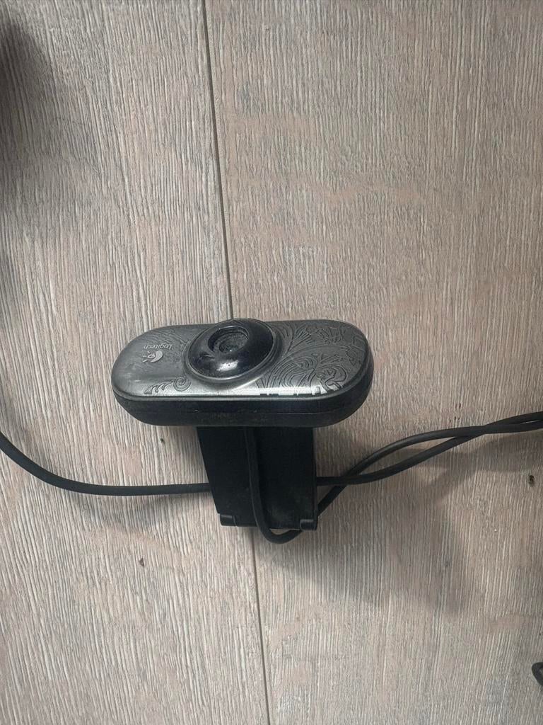 Logitech webcam, Computers en Software, Webcams, Ophalen of Verzenden, Gebruikt, Bedraad, Monitorclip