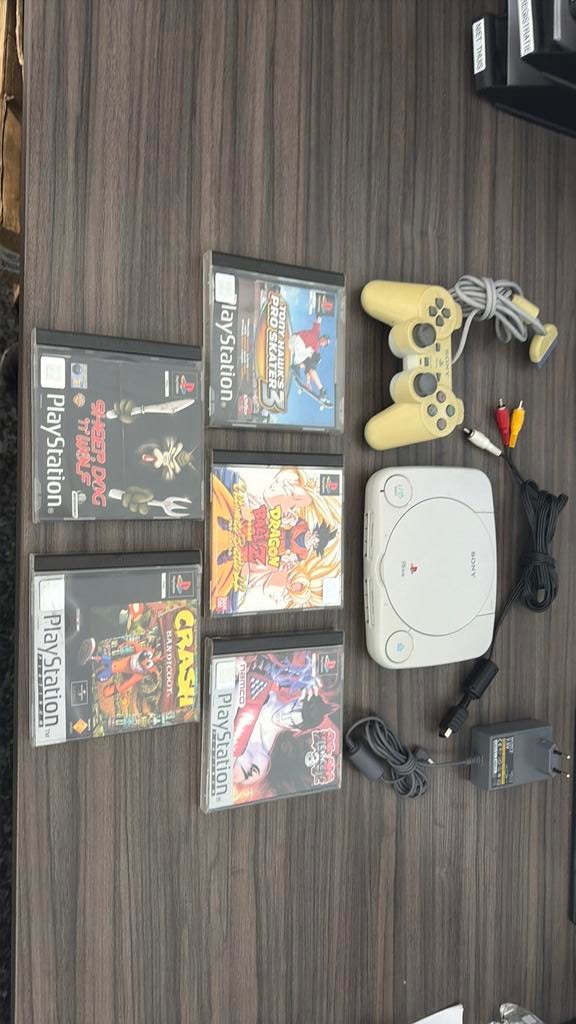 Playstation One met spellen, Spelcomputers en Games, Spelcomputers | Sony PlayStation 1, Ophalen of Verzenden, Gebruikt, Met 1 controller