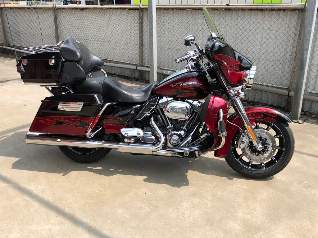 Harley Electra Ultra glide CVO 2011 FLHTCUSE6, Motoren, Motoren | Harley-Davidson, 2 cilinders, Particulier, Meer dan 35 kW, Toermotor