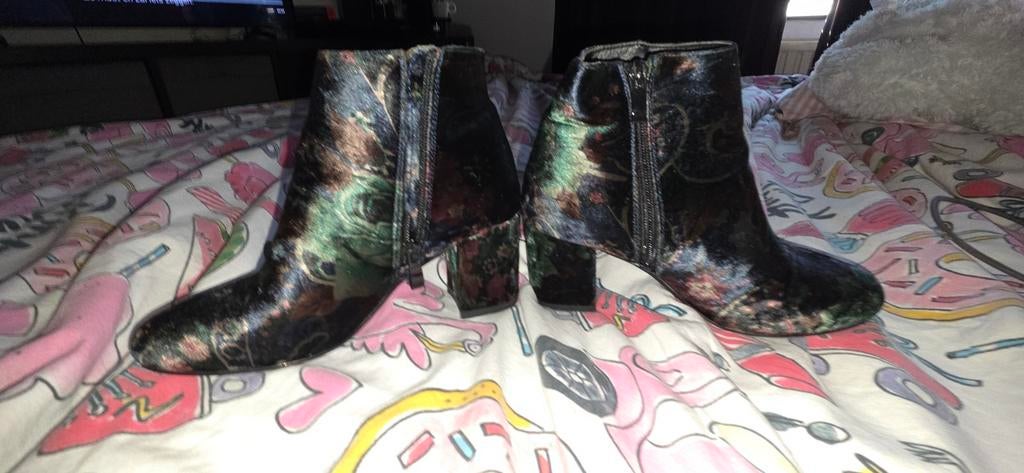 Dames laarsjes maat 36, Ophalen, Zo goed als nieuw, Zwart