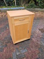 Handig ziekenhuis nachtkastje met dienblad, Ophalen, Minder dan 50 cm, Gebruikt, Met deur(en)