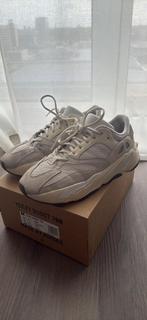 Yeezy boost 700, Overige kleuren, Ophalen of Verzenden, Sneakers of Gympen, Gedragen